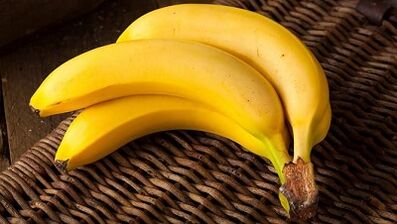 rejuvenating banana face mask